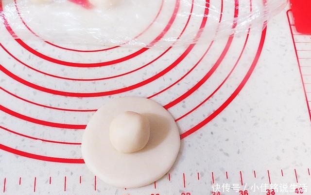 玫瑰|月饼还有一段艳遇,玫瑰鲜花月饼更是甜蜜,点点心意请收下