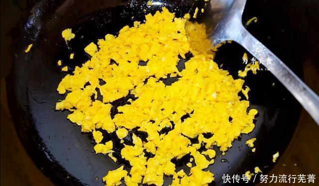 口感|玉米面饺子的做法,比例适当,口感劲道,健康美味吃粗粮