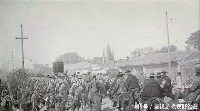 老百姓|清末老照片, 汽车与驴车赛跑, 大官的美妾, 被凌迟的妇女