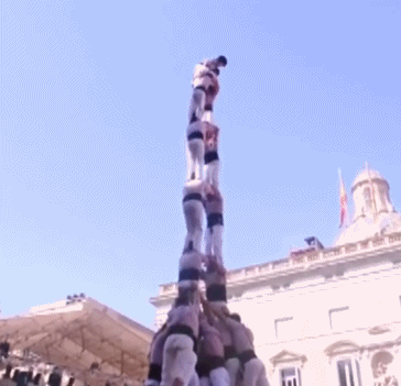 速度|搞笑GIF:两个二货开假车,速度不慢啊