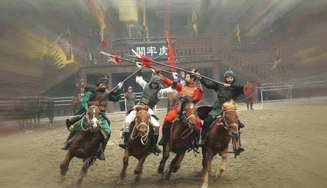 张飞|三英战吕布是三个打一个，本来胜之不武，为何感觉刘关张占了便宜