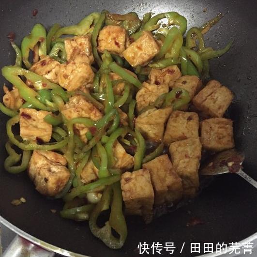 午饭|午饭吃啥不用愁，学会这4道快手小炒，简单又省事，就是有点费饭