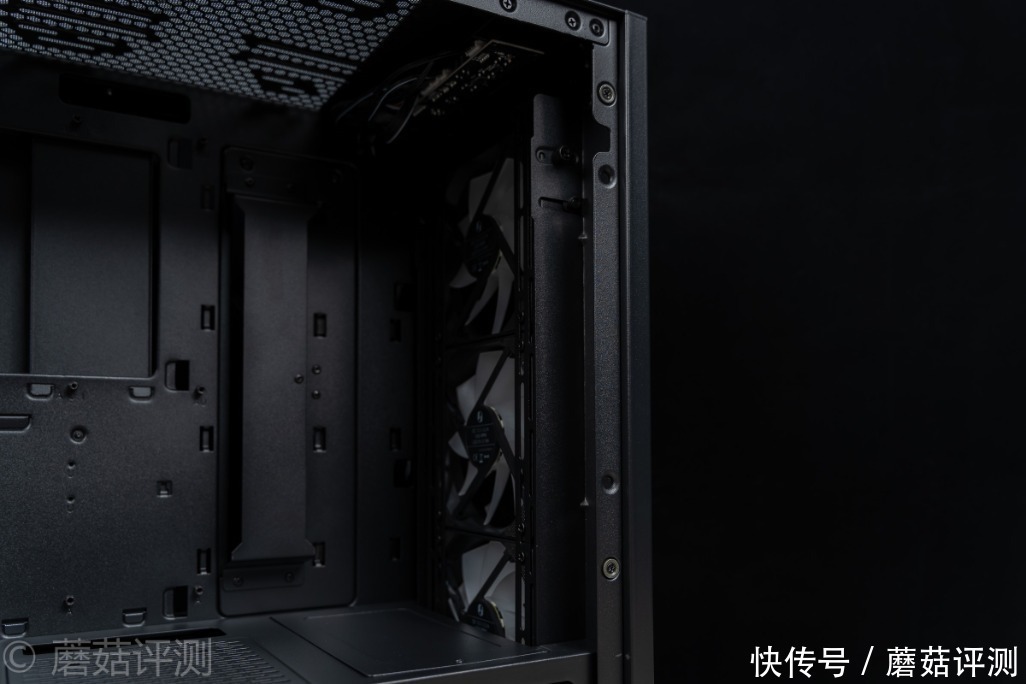 LIANLI|风道升级,散热效果媲美开放式环境、联力LIANLI 鬼斧AIR 机箱 评测