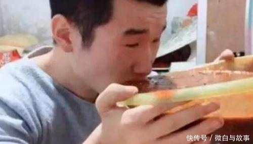 果汁|网红吃播,假到什么程度辣酱是果汁,龙虾是塑料,连人都是假的