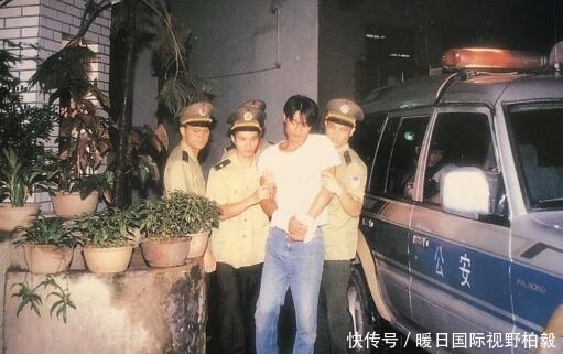 儿子|他是张子强手下,分赃后买300万奔驰给18岁儿子,在老家建6栋别墅