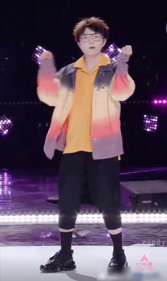 皮卡丘|毛不易女团舞直拍动作慵懒自成一派,网友:人间皮卡丘