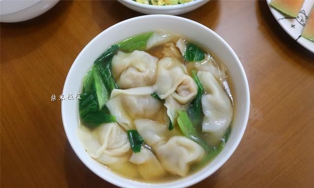 我家|我家包馄饨,从不买馄饨皮!晒出馄饨皮做法,网友:太简单了