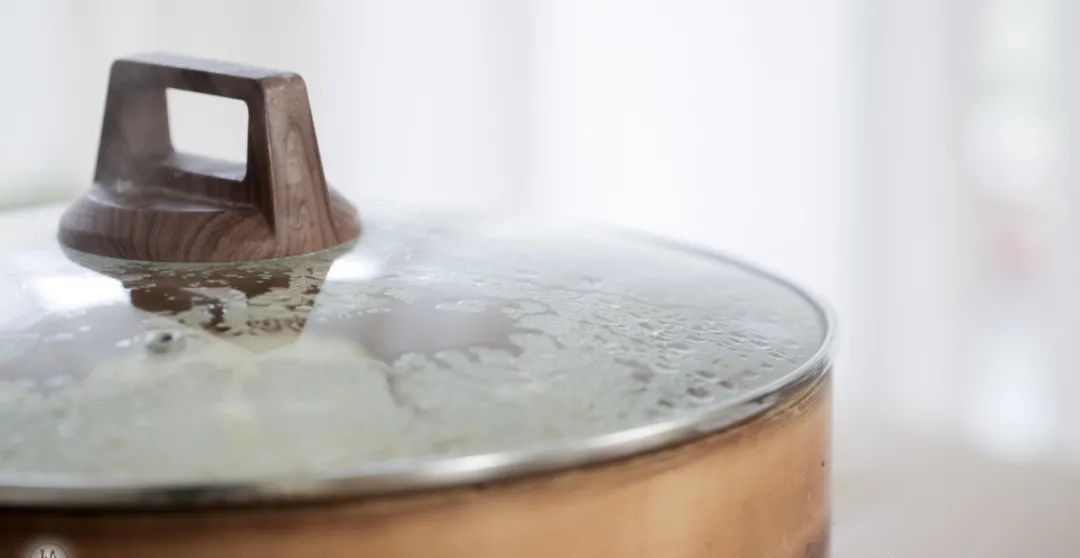  面粉|皮薄馅厚，内在鲜美的柳叶素菜包，热腾腾的来上一笼可好？