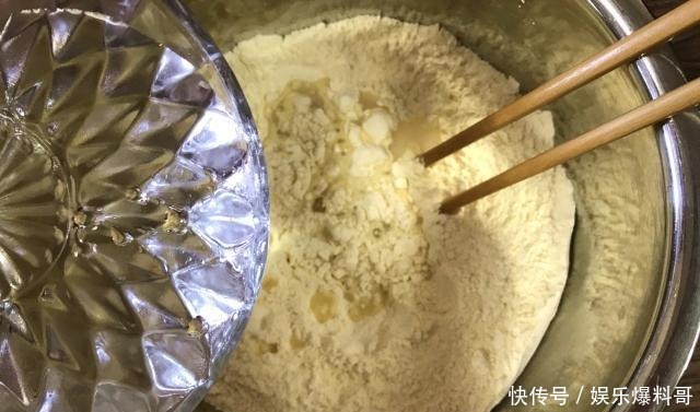 均匀|一直以为蒸糕很麻烦,原来可以这么简单,这家常简易做法值得推荐
