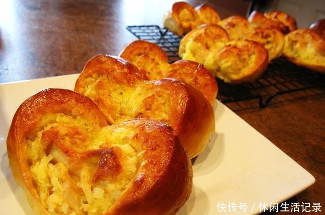 好吃|早餐面包这样做,孩子上学从不赖床,5分钟出锅,简单营养又好吃
