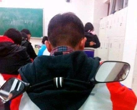 师傅|搞笑图片幽默段子笑话:孩子,你咋这样穿校服呢,也是够奇特的