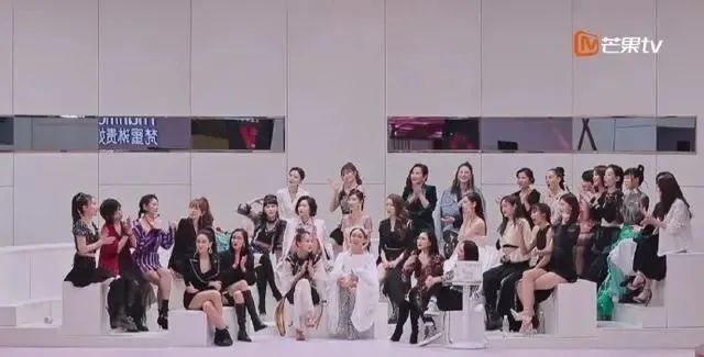  杜华|这个郑希怡口中“不知道是什么的人”，在凭真本事挨骂！