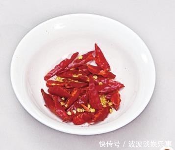 小菜|家有这种蔬菜，别只会拿来炒，做成开胃小菜，酸辣爽脆，下饭可口