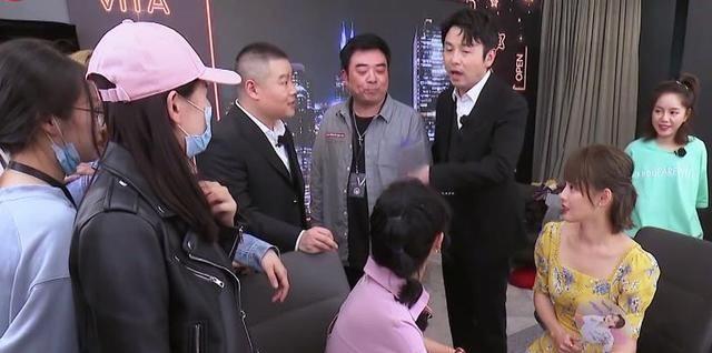  张嘉倪|张嘉倪误入《极限挑战》无人理会，全程尴尬脸