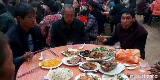 怪象|农村酒席“怪象”,白酒啤酒成摆设,为何都不爱喝酒了?看完懂了