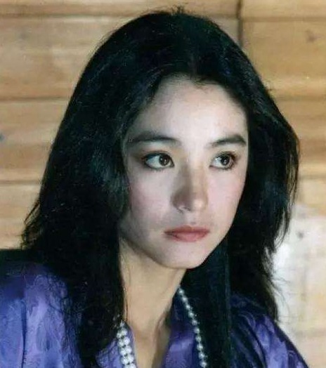 混血|林青霞继女罕见曝光,素颜出镜穿着朴素,一脸“混血风”!