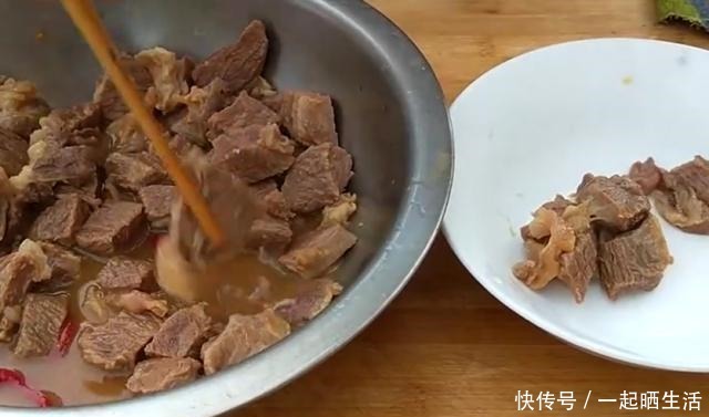 牛肉|土豆烧牛肉,做法简单,口感嫩滑