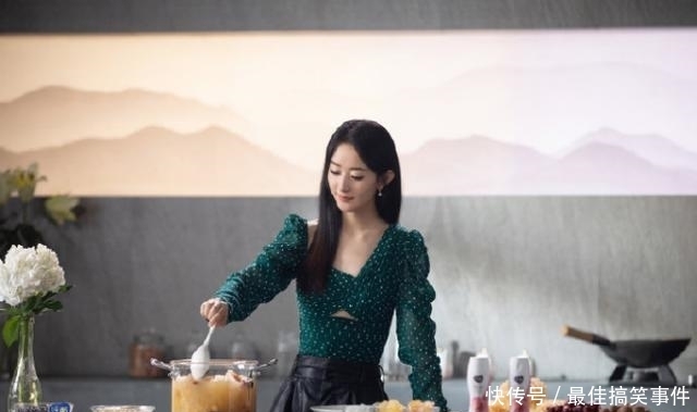 大厨|赵丽颖变身“新晋大厨”?本周五晚10点来《中餐厅4》找找答案