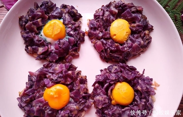  早餐|七月，鸡蛋和它做早餐，一拌一煎就出锅，比包子简单，比油条清爽