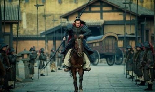  后人|他是曹操帐下第一谋士, 却被曹操活活逼死, 儿子报仇杀光曹家后人