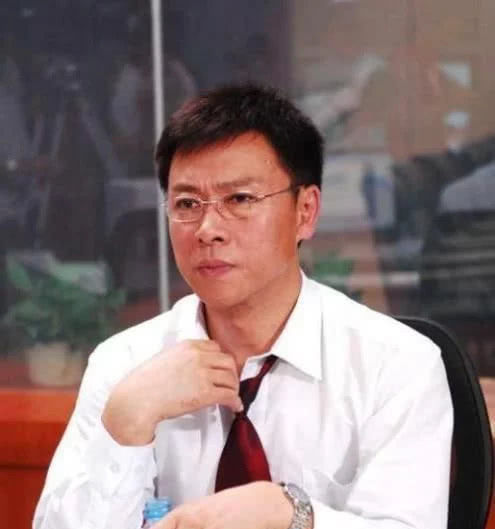 孩子|他出道就是巅峰,曾和原配妻子闹过3次离婚,如今依然相守至今