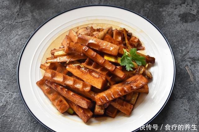 制作油焖|春天最期待就是这道菜,鲜嫩滋味,比吃肉还要香,缺点就是太好吃