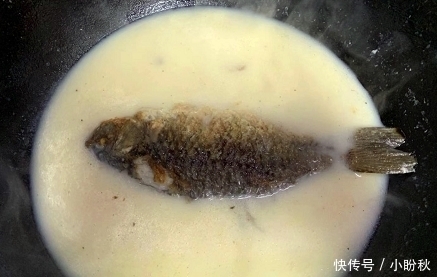 保证|无论煮什么鱼汤, 只要多加这“2味”! 保证鱼越煮越香, 汤越煮越白