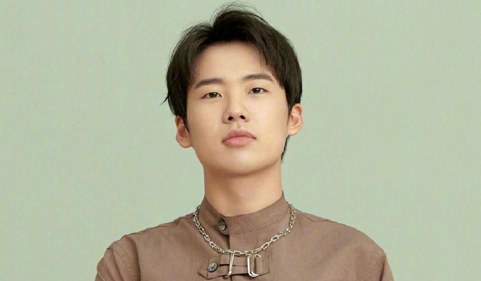 上线|您的“蔡小葵”已上线,暖心为baby提裙子第一期的神秘嘉宾曝出