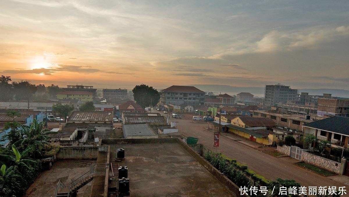 竞选|非洲青年竞选失败,要来5套毛选闹革命,五年之后解放全国当总统