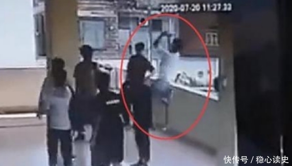  公布|中学生模仿科比后仰，跳起后不慎坠楼，最新情况公布