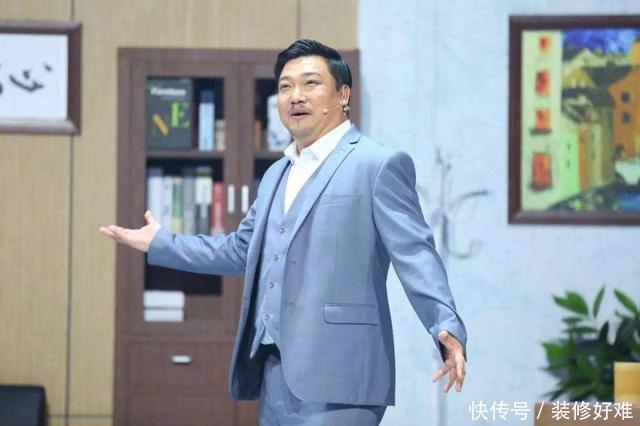  副处级|37岁辞掉副处级职务踏入演艺圈，39岁因春晚走红，今抱得美人归