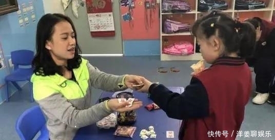  消费观念|孩子穷养和富养都会有利弊，培养孩子的消费观念，别等大了后悔