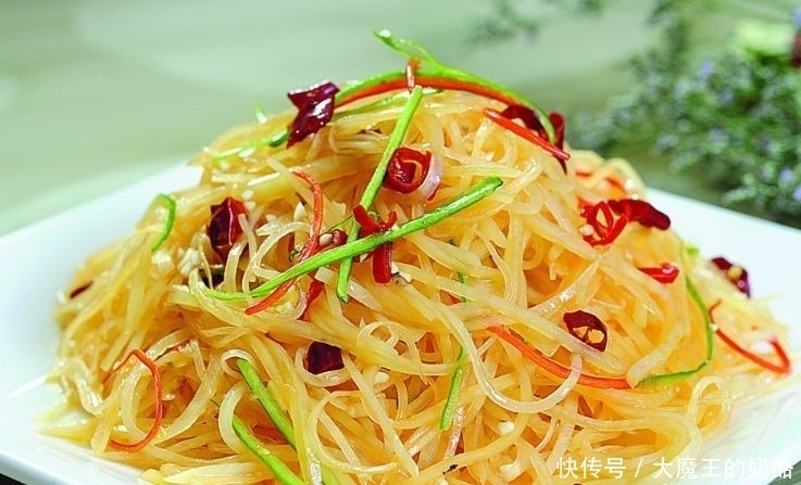 切成|炒土豆丝时,千万别再直接下锅了!教你2招,土豆丝又香又脆