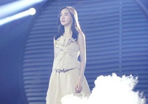  乘风破浪|《乘风破浪的姐姐》听到伊能静这句话，王丽坤扭过头，不再看她