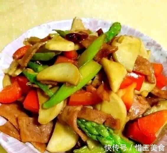 洗净切成|朋友小聚,在家做几道美味可口的家常菜,下酒下饭,比饭店还好吃