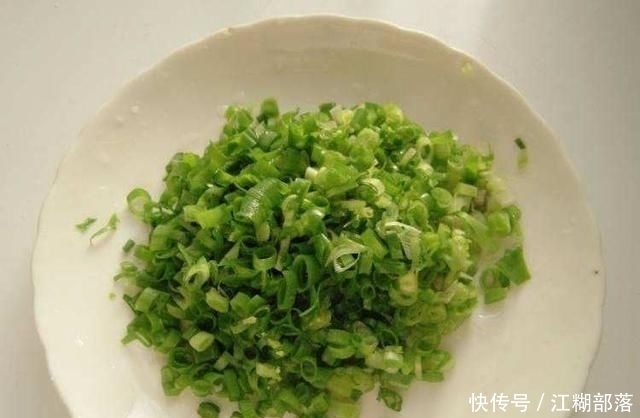 酥软|烙饼用凉水还是开水用它来和面,酥软多层,一口下去太香了