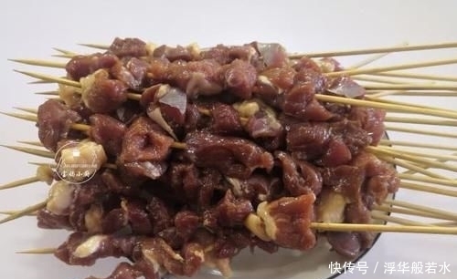 准火|烤羊肉串,我家十几年不变的方法,口感嫩入味,网友:去摆摊准火