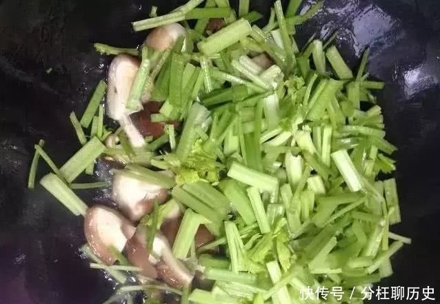 芹菜|芹菜和此物一起炒,清淡爽口,分分钟就可端上桌!