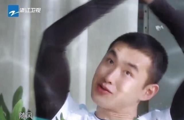 放弃|原来跑男最难的游戏不是指压板，也不是撕名牌，难到连李晨都主动放弃