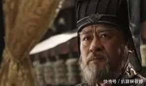 离去|皇帝请丞相吃饭却不给筷子,丞相吃完后离去,皇帝说:此人不能留