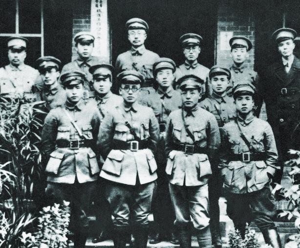 结束|许世友的老上级何畏，长征结束后却神秘消失，晚年贫病交加而死