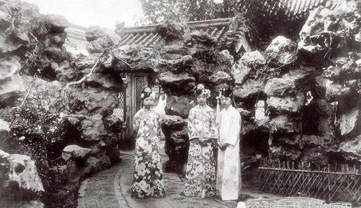 婉容|末代皇后婉容的日常服饰,图2是皇后朝服,图6是日本和服