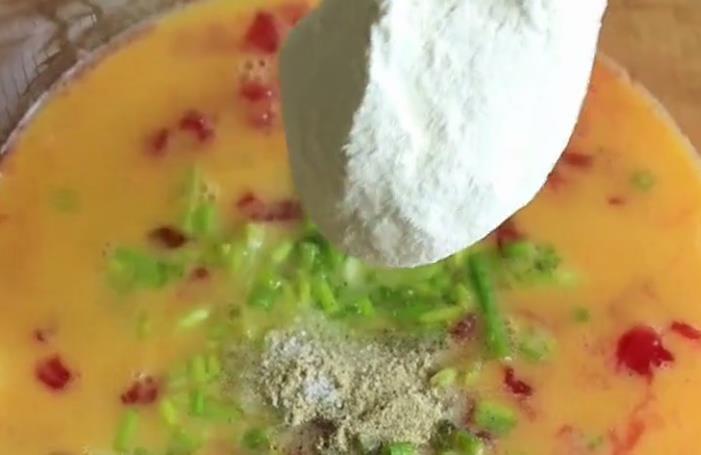 孩子|西红柿别再炒鸡蛋了,做成早餐饼太美味,营养好吃,孩子特喜欢