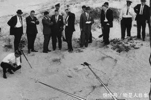  案发现场|2名15岁少女到沙滩游玩却被人杀害, 十年后竟有囚犯意外画出案发现场！