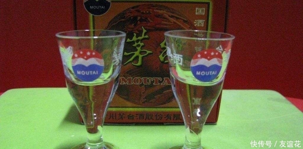用来喝酒|买茅台送的2个“小杯子”,是方便我们喝酒的吗很多人想错了