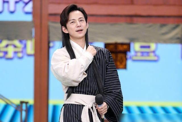 老师|高情商的代表何炅:一个“何老师”的称呼就是对他很好地证明