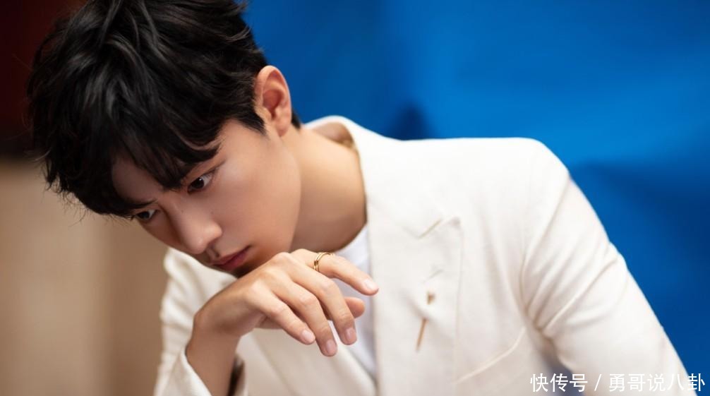 高度|《青春环游记2》开播不久,收视率上升到新高度,飞行嘉宾肖战功不可没