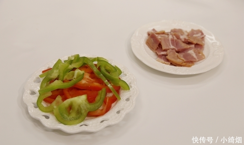 平底锅|平底锅怎么做披萨?不用揉面一次成功,几分钟就出锅,比买的还香