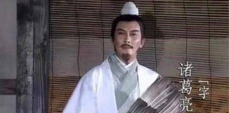 藤甲军|诸葛亮爱用火攻,为何只在火烧藤甲军后内心不安事实原来是这样