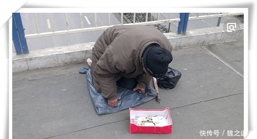 乞讨|美女和学生同时在街上乞讨, 结果让人大跌眼镜, 网友: 道德败坏